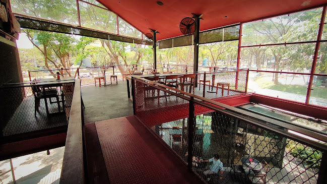 Area Komersial Graha Famili, Jl. Mayjend. Jonosewojo, Babatan, Wiyung, Surabaya, East Java 60226