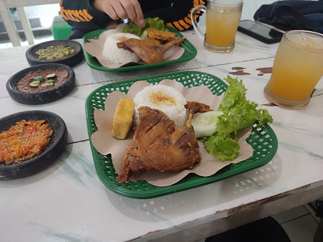 Jl. Kelud No.16, Kepanjen Lor, Kec. Kepanjenkidul, Kota Blitar, Jawa Timur 66117