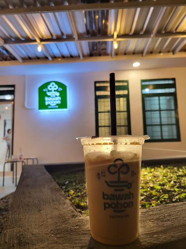Opinii despre Bawah Pohon Coffeelab în Kota Makassar - Gastronomi dan perhotelan