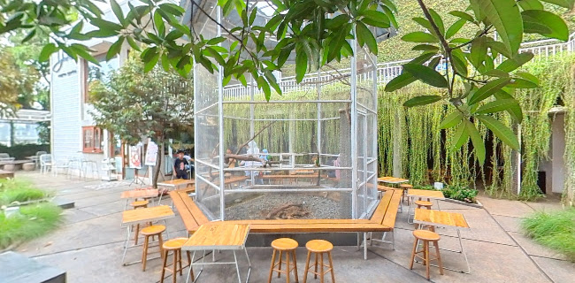 Opinii despre Dadi's Coffee Garden în Kota Depok - Gastronomi dan perhotelan