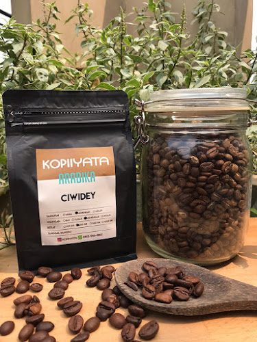 KOPIIYATA BUKIT RIVARIA - Gastronomi dan perhotelan