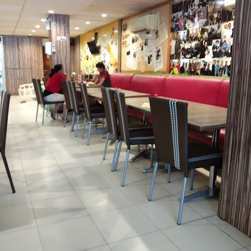 Jl. H. Agus Salim No.72-76, Benua Melayu Darat, Kec. Pontianak Sel., Kota Pontianak, Kalimantan Barat 71176