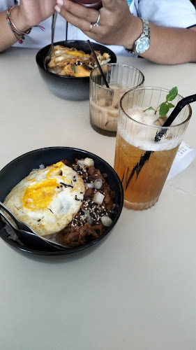 Opinii despre Koma Point în Kota Denpasar - Gastronomi dan perhotelan