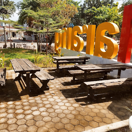 Comentarii opinii despre Loko Cafe - Semarang Tawang