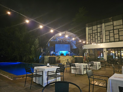 Beer and Barrel Kitchen n' Lounge