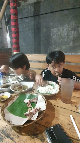 Comentarii opinii despre Warung Bu Komang