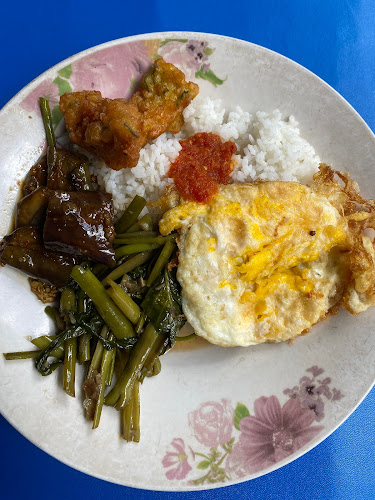 Opinii despre Warung Makan Mbak Fany în Kota Denpasar - Gastronomi dan perhotelan