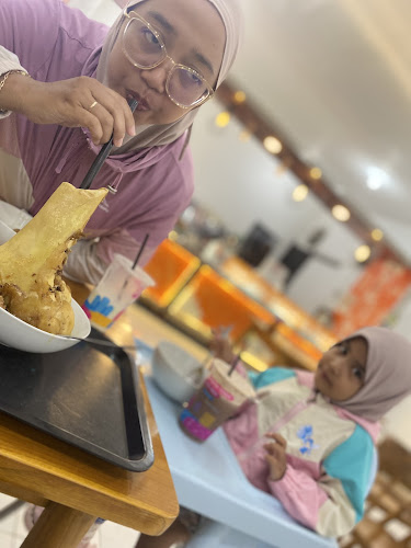 V5VJ+M65, Jl. Kalimantan, Sananwetan, Kec. Sananwetan, Kota Blitar, Jawa Timur 66137