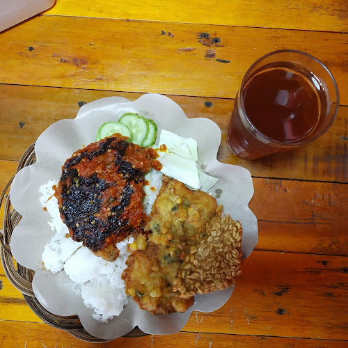 Opinii despre Ayam Tonk în Kota Padang - Gastronomi dan perhotelan