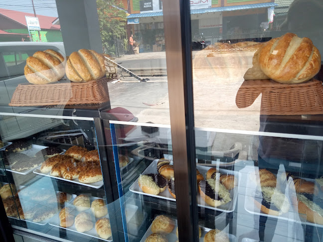 Zee Bakery & Coffee Shop