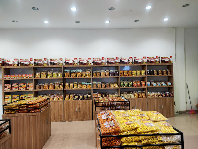 Mahkota Kripik Balado - Gastronomi dan perhotelan