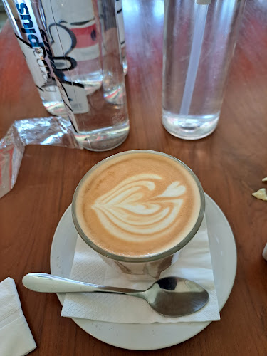 Comentarii opinii despre Emerald Tree Resto & Coffee Bar