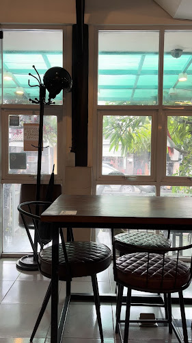 LOII Coffee - Gastronomi dan perhotelan