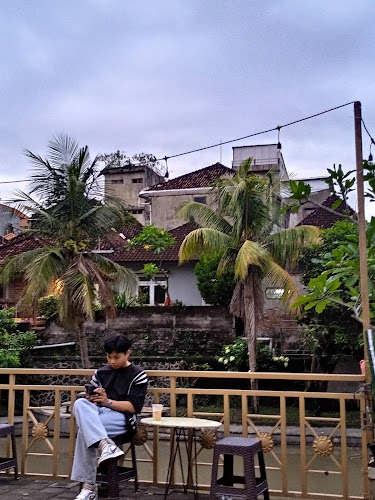 Opinii despre Sepintas Coffee în Kota Denpasar - Gastronomi dan perhotelan