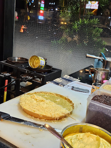 Kue bandung dan pukis Ahoy