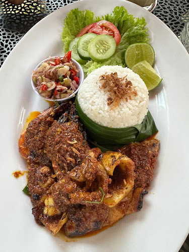 Comentarii opinii despre Emerald Tree Resto & Coffee Bar