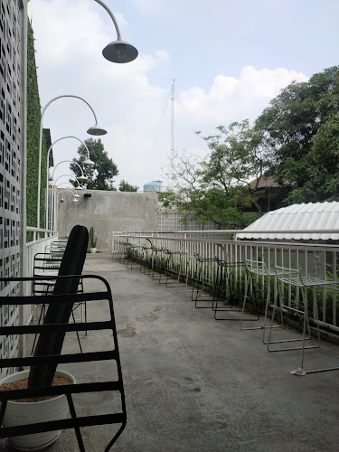 Dadi's Coffee Garden - Gastronomi dan perhotelan