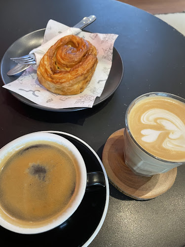 Jl. Lengkong Besar No.62, Cikawao, Kec. Lengkong, Kota Bandung, Jawa Barat 40261