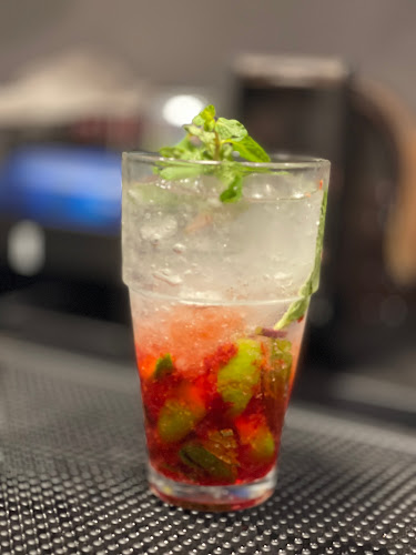 Garasi 1/2 Cafe and Eatery - Gastronomi dan perhotelan