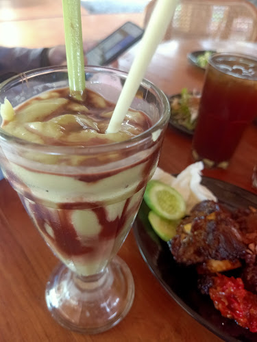 Opinii despre Kampung Kecil Cirebon în Kota Cirebon - Gastronomi dan perhotelan