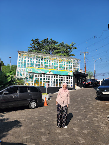 3WMP+7GC, Unnamed Road, Cikole, Kec. Cikole, Kota Sukabumi, Jawa Barat 43113