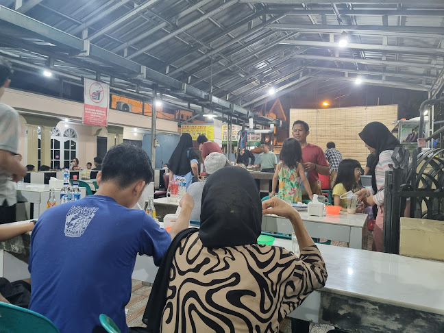 Ayam Penyet Akbary - Gastronomi dan perhotelan