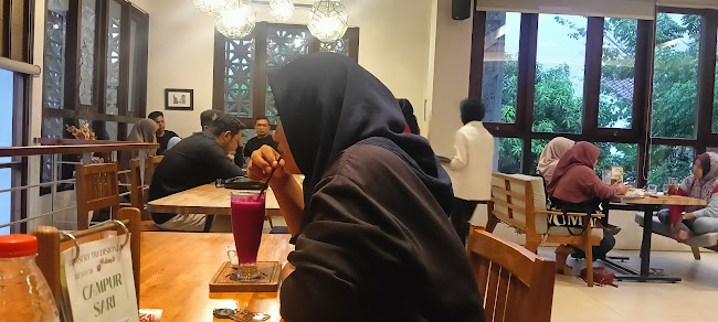 Opinii despre MAMA Toko Kue dan Es Krim în Kota Makassar - Gastronomi dan perhotelan