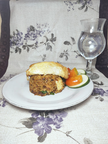 Geprek dan penyetan MomGwyn Patuha Raya - Kota Semarang