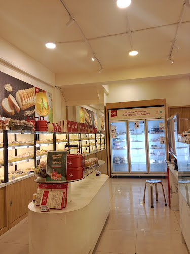 Opinii despre Dea Bakery - Kapas Krampung în Surabaya - Gastronomi dan perhotelan