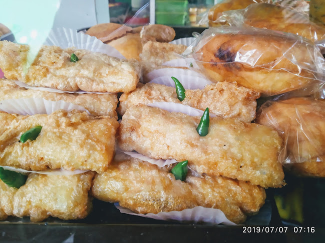 Toko Kue Basah Bu Dollah - Gastronomi dan perhotelan