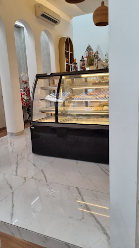 Nonie Solo - Gastronomi dan perhotelan