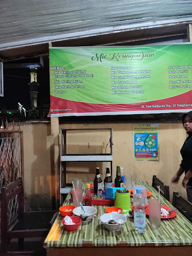 Mie Kering Dian - Gastronomi dan perhotelan