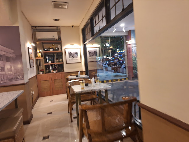 Cafe & Tongkrongan by Varna Culture Hotel, Jl. Tunjungan No.51, Genteng, Kec. Genteng, Surabaya, Jawa Timur 60275