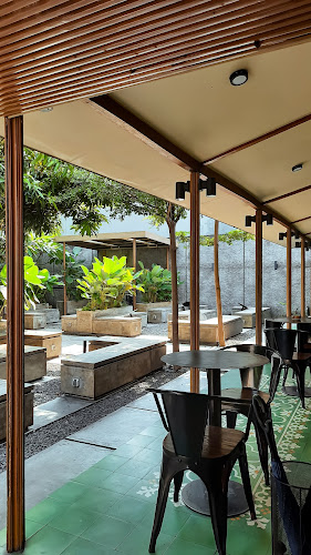 Jl. Jageran No.1 RT03, RW.04, Ketelan, Kec. Banjarsari, Kota Surakarta, Jawa Tengah 57132