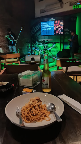 LB Bar & Resto ( La Baraga ) - Gastronomi dan perhotelan