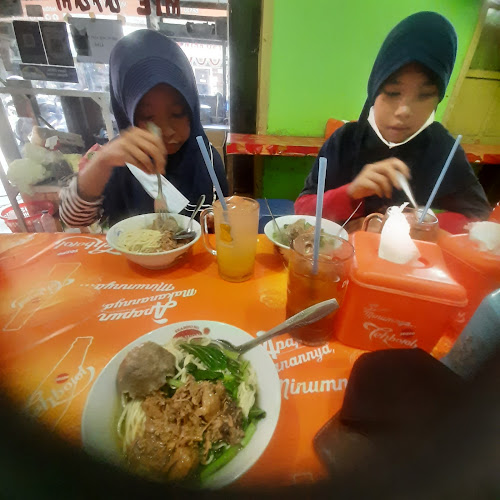 Opinii despre Bakso & Mie Ayam Anisa în Kota Denpasar - Gastronomi dan perhotelan