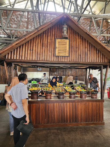 RM Ayam Cianjur - Gastronomi dan perhotelan