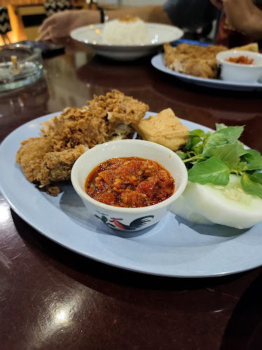 Opinii despre Kedai Kopi 29 în Kota Sorong - Gastronomi dan perhotelan