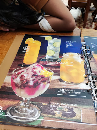 Pandan Kuring Rastaurant Living World Denpasar - Gastronomi dan perhotelan