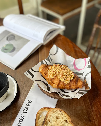 Opinii despre Locaāhands - Food & Coffee în Surabaya - Gastronomi dan perhotelan