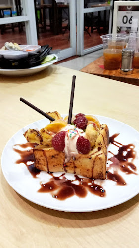 Ruang tamu cafe & resto