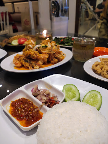 Ikan Bakar Tepi Laut 18 - Gastronomi dan perhotelan