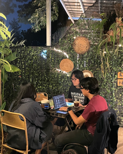 Comentarii opinii despre Meatree Coffee