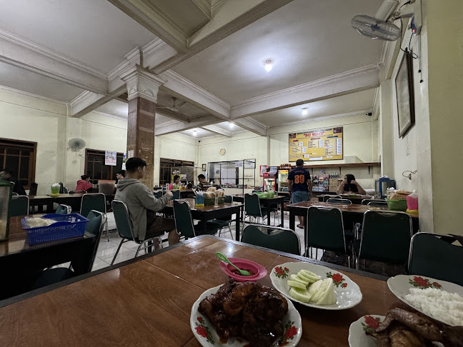 Warung Makan Ayam Bakar Bu Wati