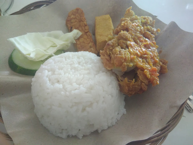Opinii despre Ayam Geprek în Kota Semarang - Gastronomi dan perhotelan