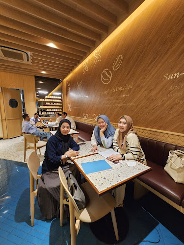 Opinii despre Societe Cafe în Kota Kediri - Gastronomi dan perhotelan