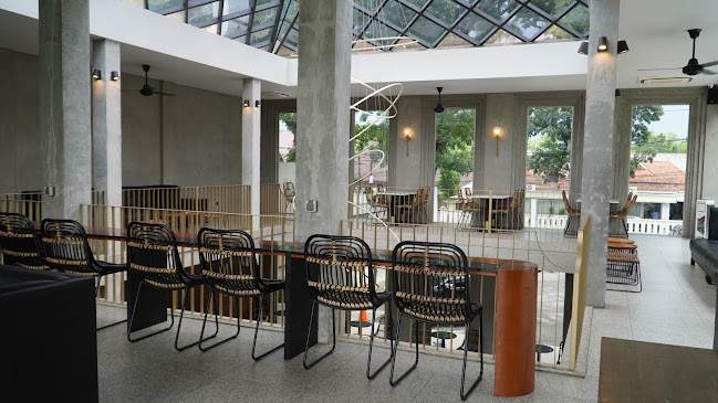 OURA - Cafe & Restaurant - Kota Malang