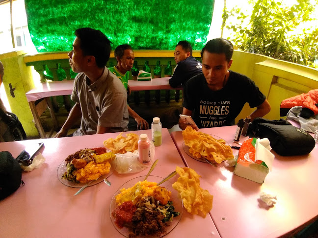 Warung Nasi Jagung Bu Nunik - Gastronomi dan perhotelan