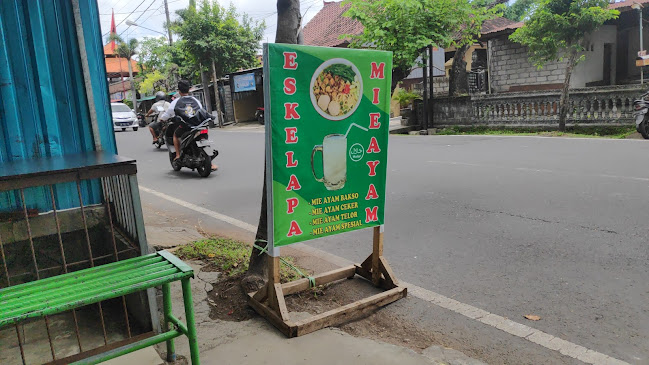 Han han es kelapa muda - Gastronomi dan perhotelan