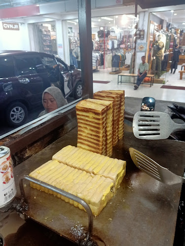 ROTI BAKAR DAN BURGER SIMPANG YARSI - Kota Bukittinggi
